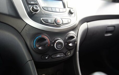 Hyundai Solaris II рестайлинг, 2012 год, 570 000 рублей, 14 фотография