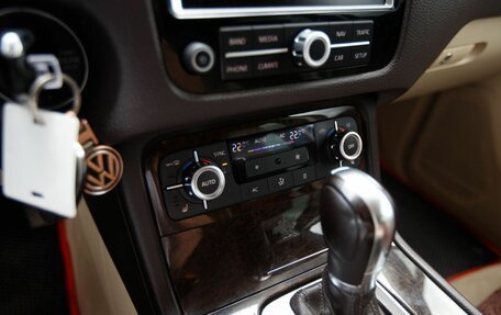 Volkswagen Touareg III, 2012 год, 2 430 000 рублей, 17 фотография