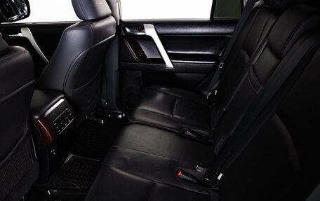 Toyota Land Cruiser Prado 150 рестайлинг 2, 2014 год, 3 319 000 рублей, 12 фотография
