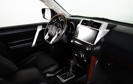 Toyota Land Cruiser Prado 150 рестайлинг 2, 2014 год, 3 319 000 рублей, 14 фотография