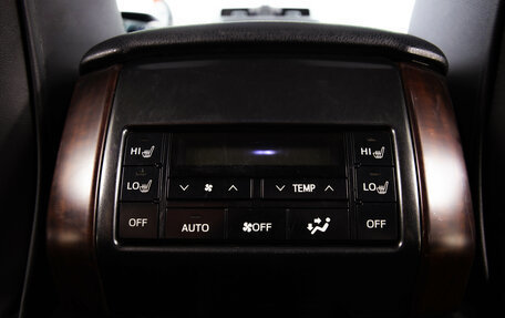 Toyota Land Cruiser Prado 150 рестайлинг 2, 2014 год, 3 319 000 рублей, 25 фотография