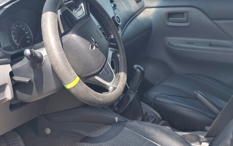 Mitsubishi L200 IV рестайлинг, 2017 год, 1 100 000 рублей, 7 фотография