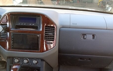 Mitsubishi Pajero III рестайлинг, 2006 год, 1 080 000 рублей, 10 фотография