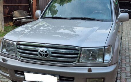 Toyota Land Cruiser 100 рестайлинг 2, 2000 год, 2 100 000 рублей, 2 фотография