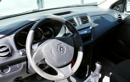 Renault Logan II, 2017 год, 799 000 рублей, 13 фотография