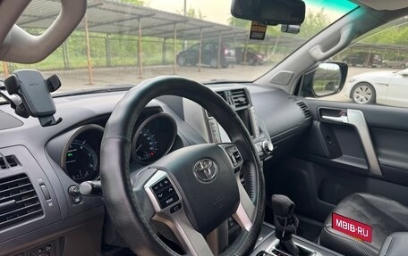 Toyota Land Cruiser Prado 150 рестайлинг 2, 2010 год, 3 900 000 рублей, 9 фотография