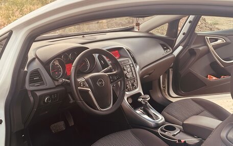Opel Astra J, 2013 год, 890 000 рублей, 10 фотография