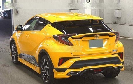 Toyota C-HR I рестайлинг, 2018 год, 2 200 000 рублей, 3 фотография