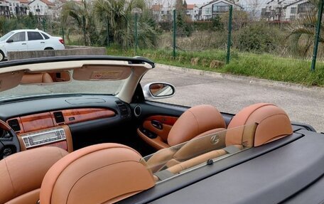Lexus SC II рестайлинг, 2002 год, 1 900 000 рублей, 23 фотография