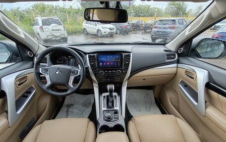 Mitsubishi Pajero Sport III рестайлинг, 2017 год, 2 649 000 рублей, 9 фотография