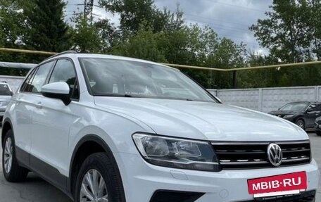 Volkswagen Tiguan II, 2018 год, 2 200 000 рублей, 2 фотография