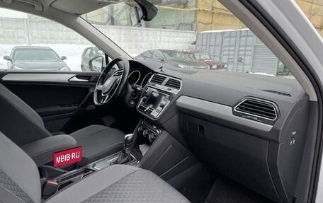 Volkswagen Tiguan II, 2018 год, 2 200 000 рублей, 5 фотография