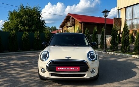 MINI Hatch, 2020 год, 1 870 000 рублей, 2 фотография