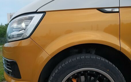 Volkswagen Caravelle T6 рестайлинг, 2017 год, 2 800 000 рублей, 5 фотография
