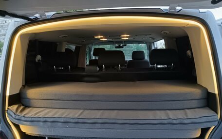 Volkswagen Caravelle T6 рестайлинг, 2017 год, 2 800 000 рублей, 10 фотография