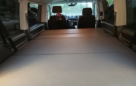 Volkswagen Caravelle T6 рестайлинг, 2017 год, 2 800 000 рублей, 8 фотография