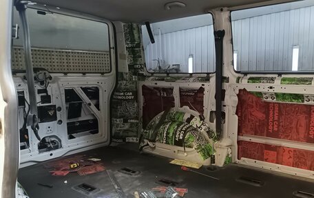 Volkswagen Caravelle T6 рестайлинг, 2017 год, 2 800 000 рублей, 18 фотография