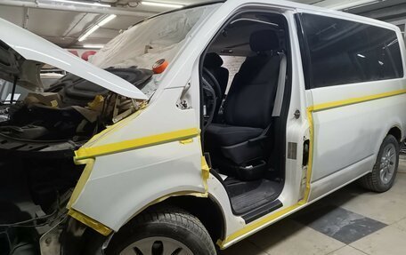 Volkswagen Caravelle T6 рестайлинг, 2017 год, 2 800 000 рублей, 19 фотография