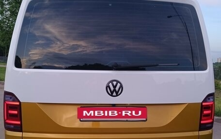 Volkswagen Caravelle T6 рестайлинг, 2017 год, 2 800 000 рублей, 6 фотография