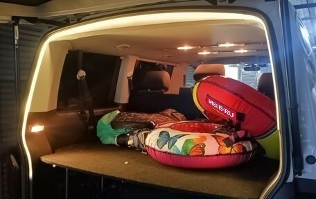 Volkswagen Caravelle T6 рестайлинг, 2017 год, 2 800 000 рублей, 9 фотография