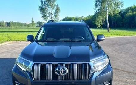 Toyota Land Cruiser Prado 150 рестайлинг 2, 2017 год, 4 100 000 рублей, 1 фотография
