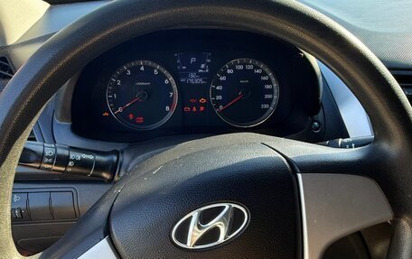 Hyundai Solaris II рестайлинг, 2011 год, 700 000 рублей, 5 фотография