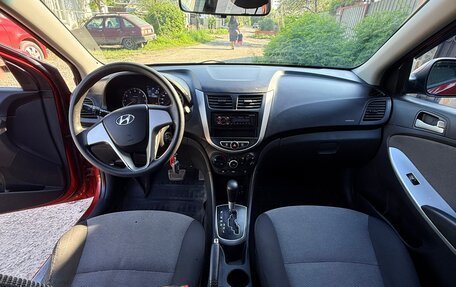 Hyundai Solaris II рестайлинг, 2011 год, 700 000 рублей, 6 фотография