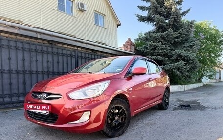 Hyundai Solaris II рестайлинг, 2011 год, 700 000 рублей, 2 фотография