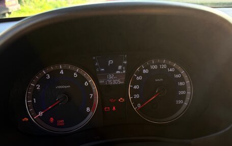 Hyundai Solaris II рестайлинг, 2011 год, 700 000 рублей, 7 фотография