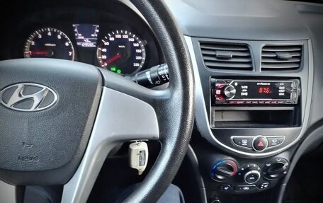 Hyundai Solaris II рестайлинг, 2011 год, 650 000 рублей, 7 фотография
