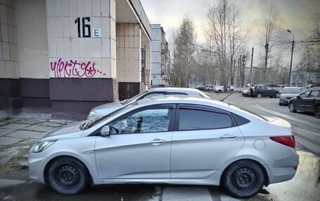 Hyundai Solaris II рестайлинг, 2011 год, 650 000 рублей, 2 фотография