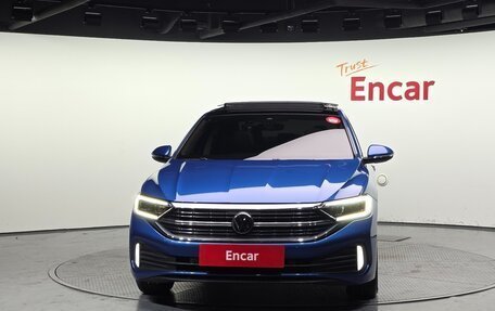 Volkswagen Jetta VII, 2024 год, 2 050 000 рублей, 2 фотография