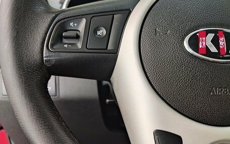 KIA Venga I, 2013 год, 900 000 рублей, 24 фотография