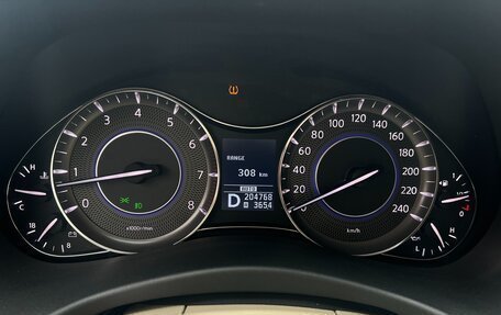 Infiniti QX56, 2011 год, 1 990 000 рублей, 10 фотография