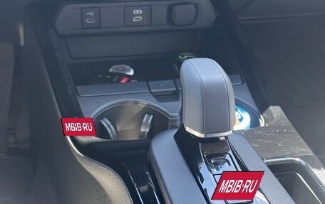 Toyota Prius IV XW50, 2025 год, 4 340 000 рублей, 8 фотография