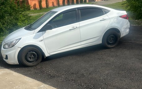 Hyundai Solaris II рестайлинг, 2013 год, 480 000 рублей, 8 фотография