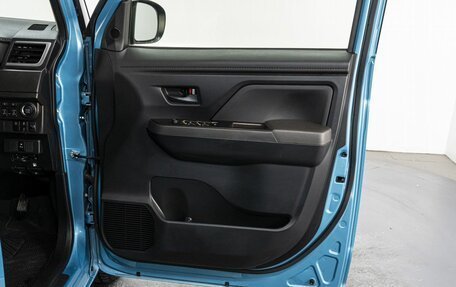 Toyota Roomy I, 2021 год, 1 270 000 рублей, 11 фотография