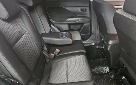 Mitsubishi Outlander III рестайлинг 3, 2013 год, 1 335 000 рублей, 12 фотография