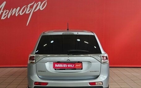 Mitsubishi Outlander III рестайлинг 3, 2013 год, 1 335 000 рублей, 4 фотография