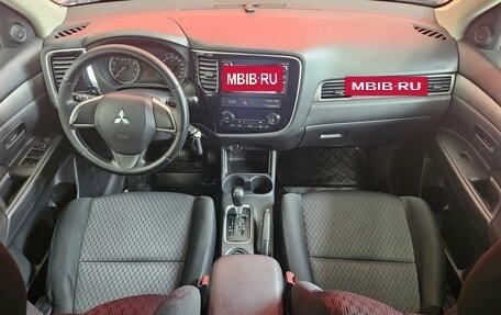Mitsubishi Outlander III рестайлинг 3, 2013 год, 1 335 000 рублей, 9 фотография