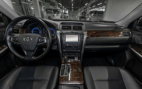 Toyota Camry, 2017 год, 2 450 000 рублей, 8 фотография