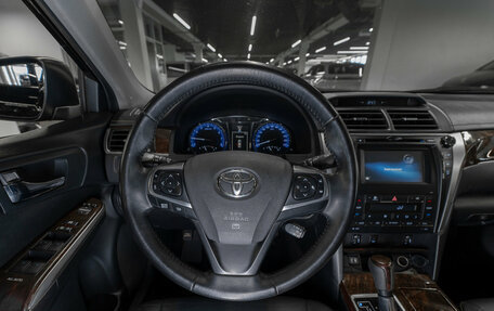 Toyota Camry, 2017 год, 2 450 000 рублей, 10 фотография
