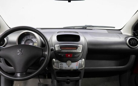 Peugeot 107 I рестайлинг, 2010 год, 649 000 рублей, 17 фотография