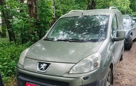 Peugeot Partner II рестайлинг 2, 2010 год, 600 000 рублей, 1 фотография