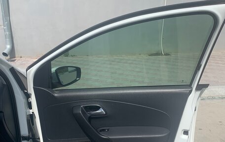 Volkswagen Polo VI (EU Market), 2016 год, 950 000 рублей, 3 фотография