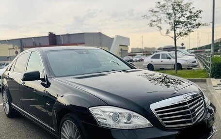 Mercedes-Benz S-Класс, 2011 год, 1 600 000 рублей, 1 фотография