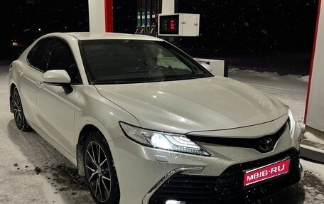 Toyota Camry, 2021 год, 3 600 000 рублей, 1 фотография
