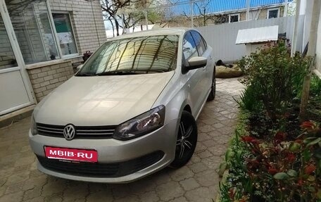 Volkswagen Polo VI (EU Market), 2013 год, 670 000 рублей, 1 фотография