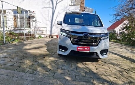 Honda Stepwgn IV, 2019 год, 2 920 000 рублей, 3 фотография