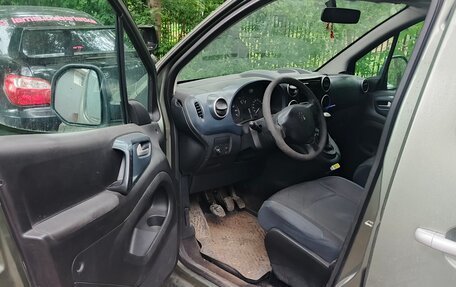 Peugeot Partner II рестайлинг 2, 2010 год, 600 000 рублей, 12 фотография